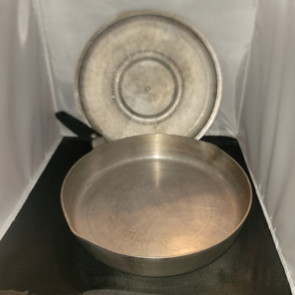 VINTAGE Magnalite Cast Aluminum Skillet with Lid 28.5 cm USA Retro Cookware